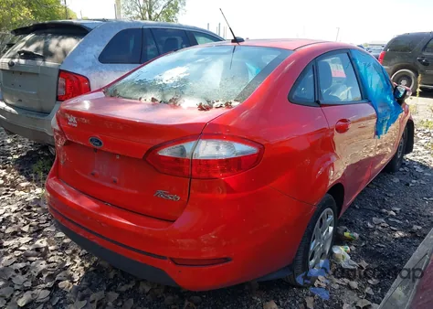 2015 Ford Fiesta Se z USA, uszkodzony, nr VIN 3FADP4BJ7FM223982